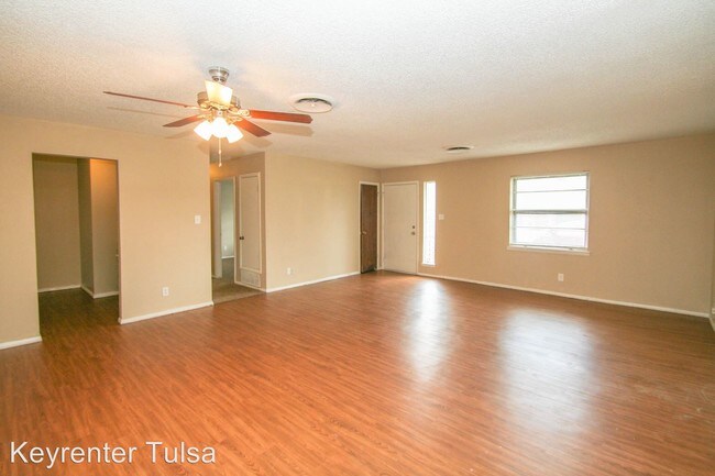 Building Photo - 4725 S Granite Pl
