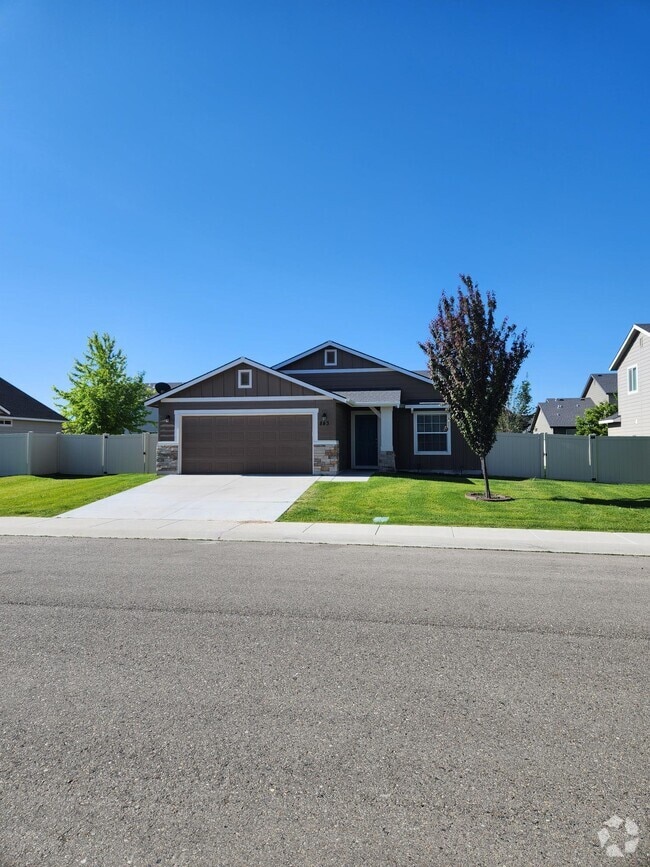 Building Photo - 843 Bighorn Dr