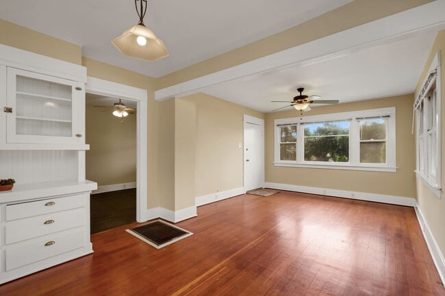 Building Photo - 505 E Olive Ave