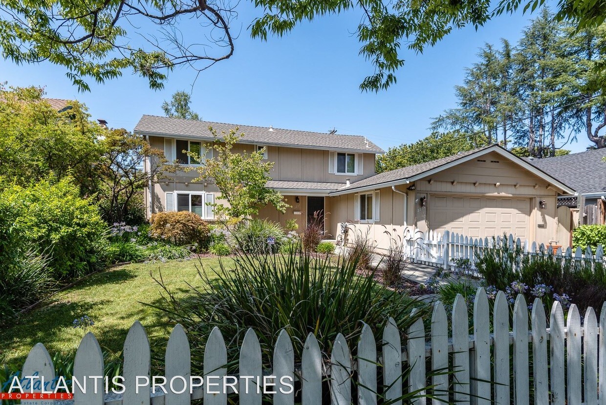 Primary Photo - 3 br, 2 bath House - 2237 Montezuma Drive