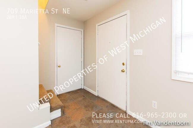 Foto del edificio - Tours Estimated to Begin 8/23 | 2 Bed 1 Ba...