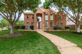 Building Photo - 9862 Red Cedar Dr