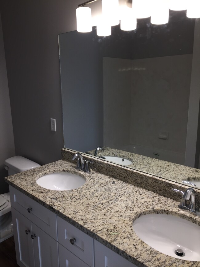 Foto del edificio - 466 N 200 W