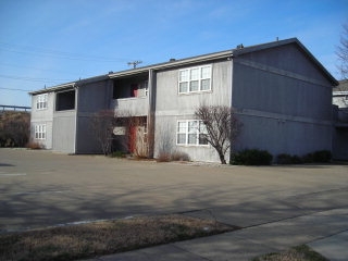 Building Photo - 3816 Brentwood Dr