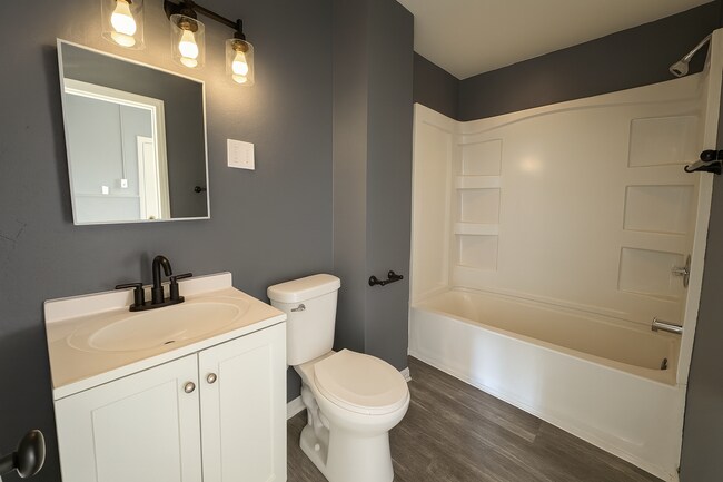 Foto del edificio - Check this Charming Single-Family Home in Galesburg!