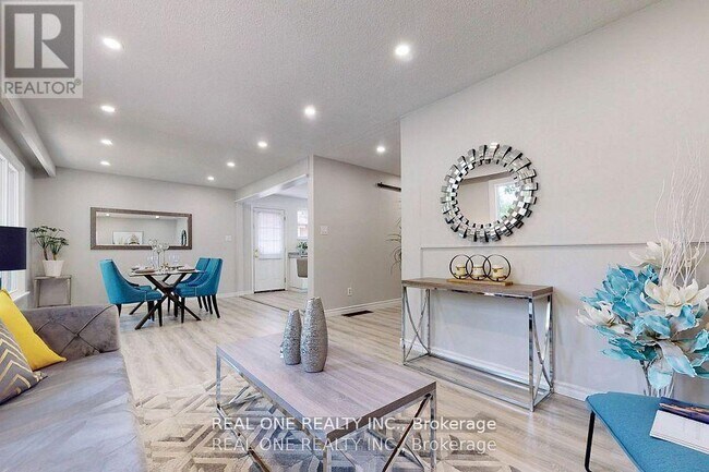 Building Photo - 105 Aurora Heights Dr