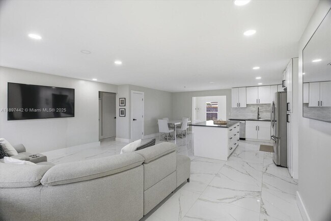 Building Photo - 6948 NW 8th Ct