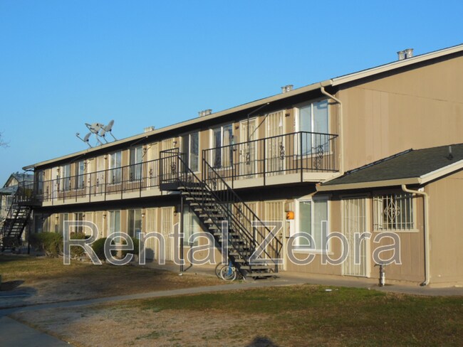 Building Photo - 1173 Kelso St