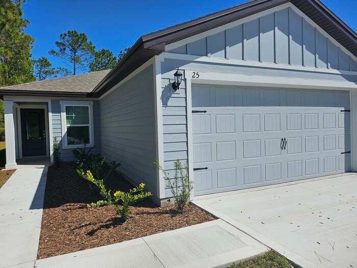 Primary Photo - Great 3 Bedroom Home with New Everything!!!!!