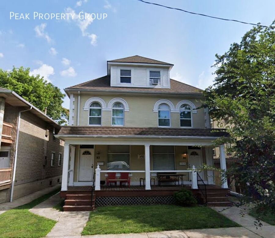 Primary Photo - Available Fall 2025! 5 bedroom duplex loca...