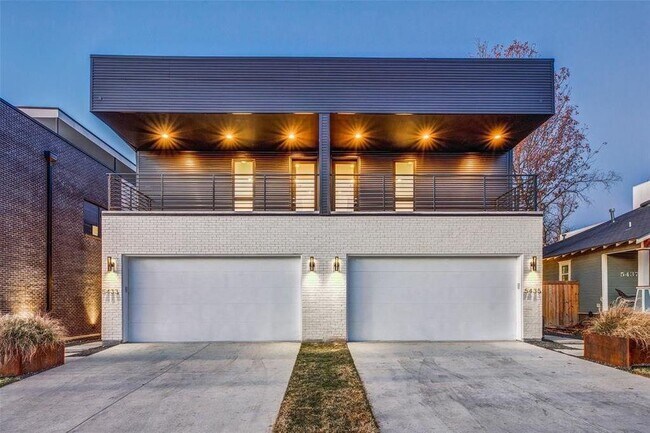 Building Photo - 5435 Melrose Ave