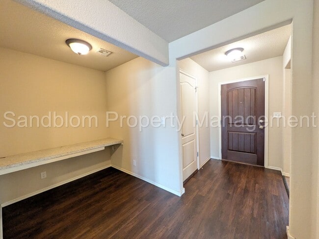 Building Photo - 4003 W 104th Pl S