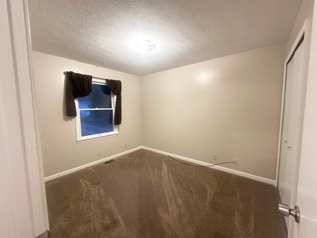 Foto del edificio - 16484 Taft Rd