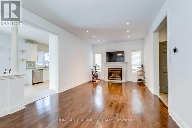 Building Photo - 4774 Bloomburg Dr