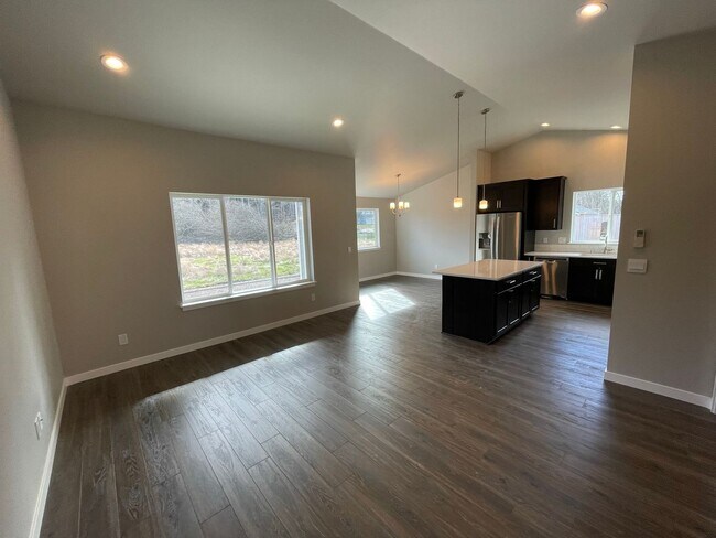 Foto del edificio - 2707 Oakes Ave