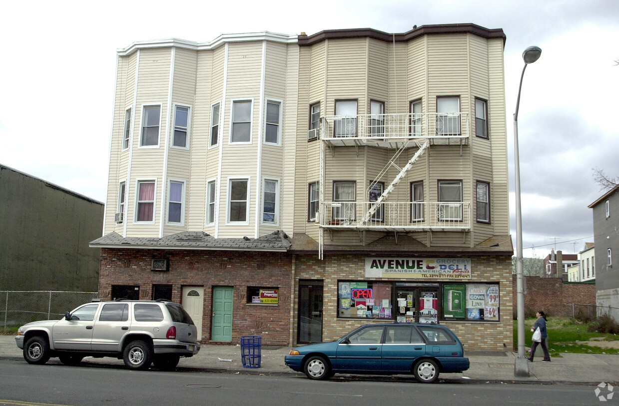 Building Photo - 435 Avenue C