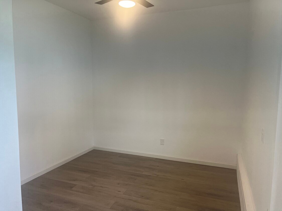 Building Photo - 1639 Youngs Ln