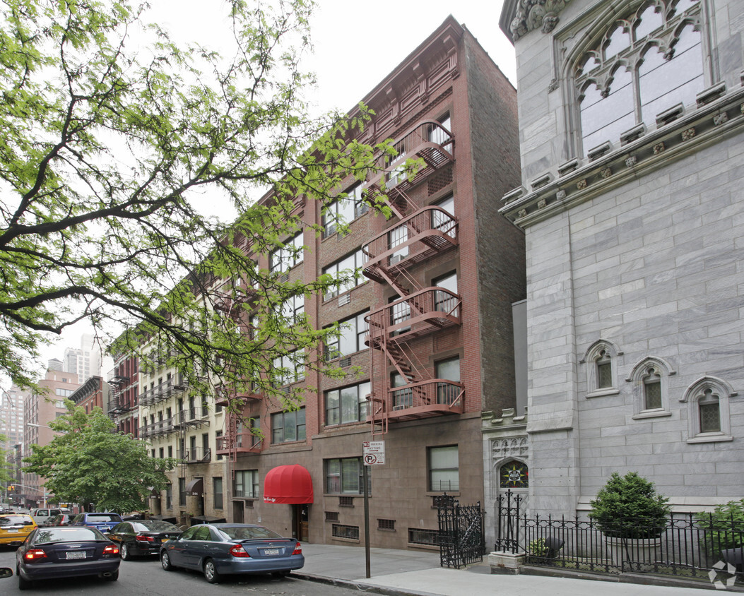 Primary Photo - 240-242 E 90th St