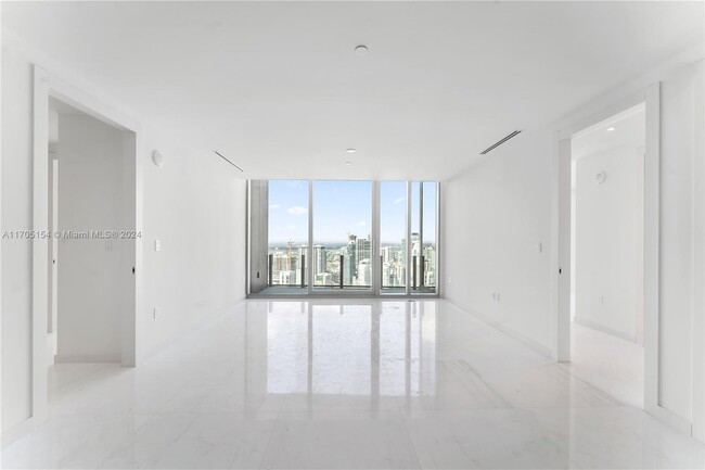 Foto del edificio - 300 Biscayne Blvd Way