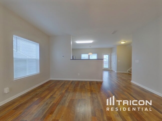 Building Photo - 1135 Blue Topaz Dr