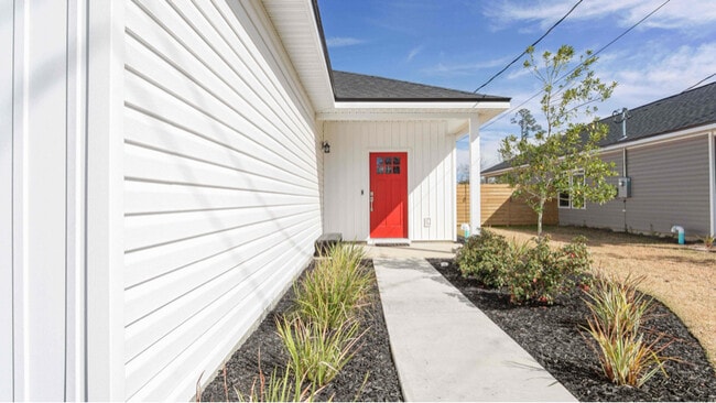 Building Photo - 2910 Clearview Ave