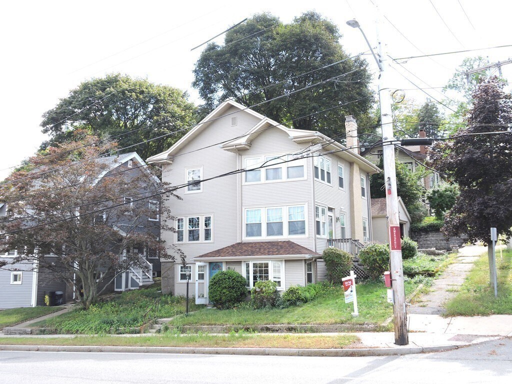 Foto principal - 453 Newport Ave