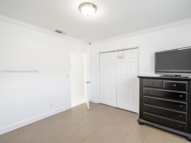 Foto del edificio - 4 bedroom in Hollywood FL 33021