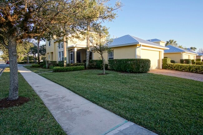 Building Photo - 10751 SW West Park Ave