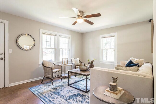 Building Photo - Room in Single Family Home on Okelly St