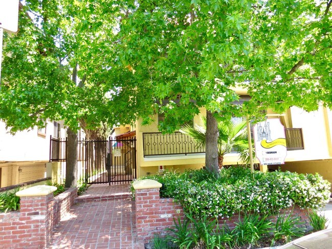 Building Photo - 1408 Armacost Ave