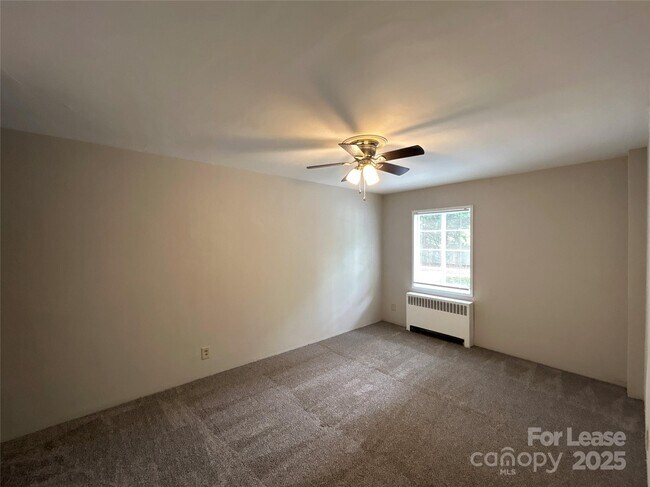 Foto del edificio - 2126 E 7th St