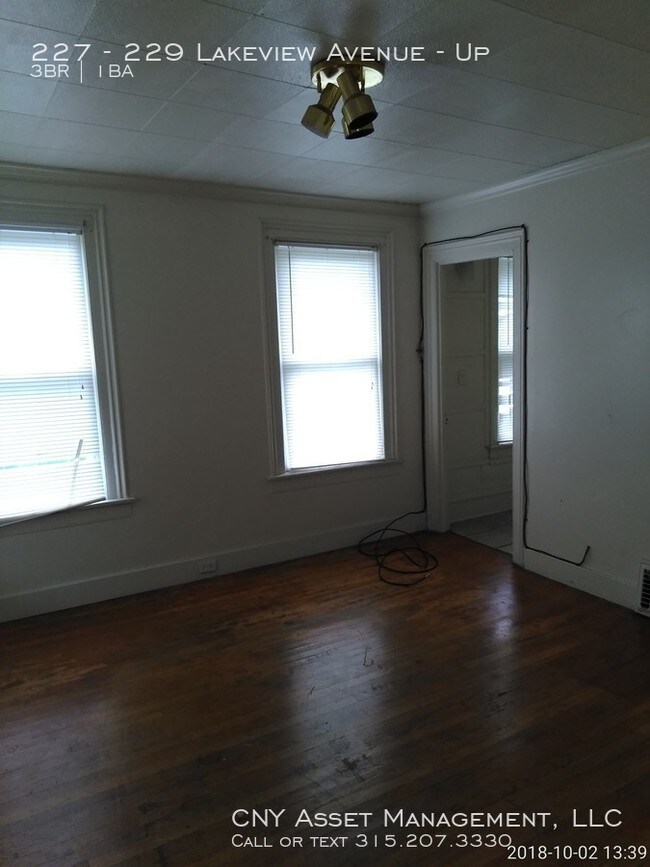 Building Photo - 227 - 229 Lakeview Avenue