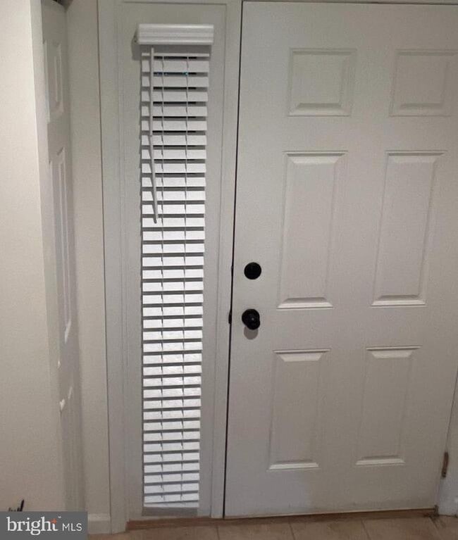 Building Photo - 2037 Powell Dr