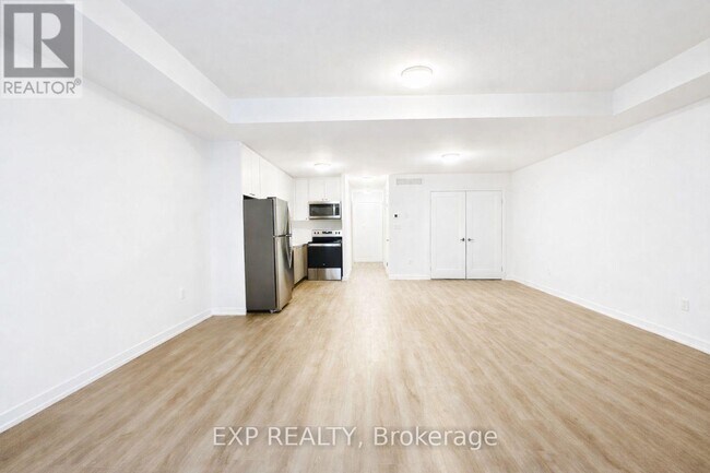 Building Photo - 40 Palace St