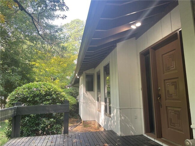 Building Photo - 3542 Briarcliff Rd NE