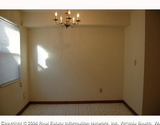 Foto del edificio - 9621 Capeview Ave