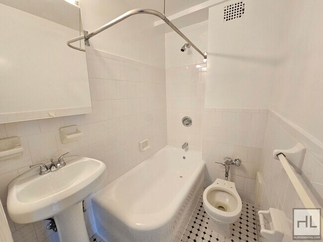 Building Photo - Studio Apartment in West Village | 8th Flo...