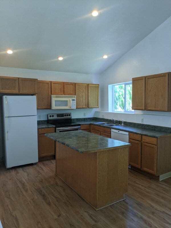 Foto del edificio - 14301 Mill Ct