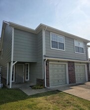 Building Photo - 938-940 RC