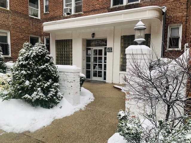 Foto principal - 64-85-85 Saunders St