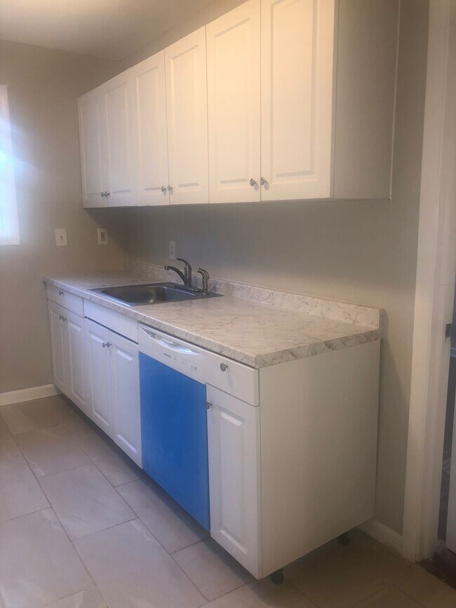 Foto del edificio - 2176 Lilac Ln