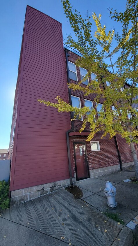 Primary Photo - Absolutely adorable townhome in downtown M...