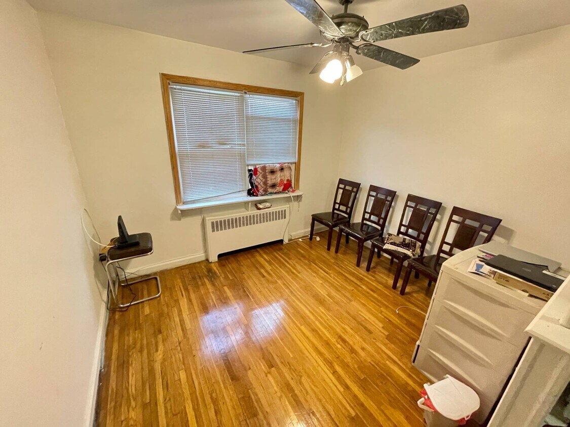 Primary Photo - 961 Neill Ave