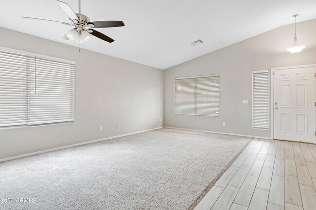 Foto del edificio - 5529 E Gable Ave