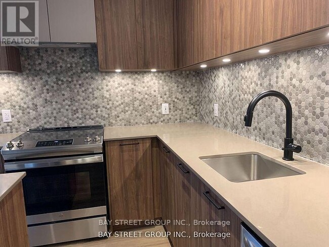 Photo du bâtiment - 30 Lagerfeld Dr