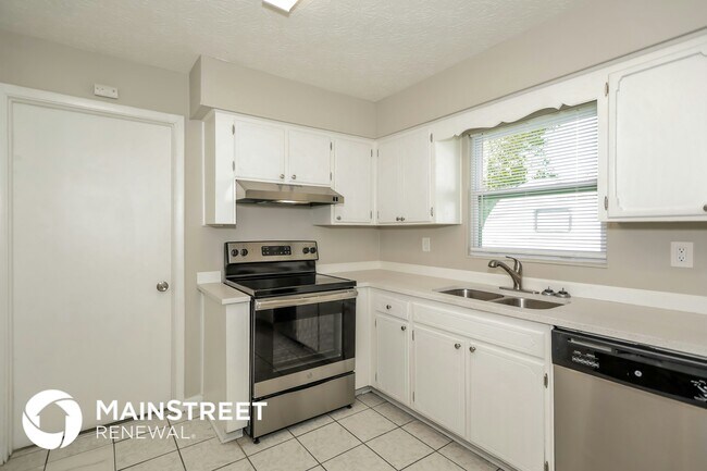 Building Photo - 1055 Grove Park Dr S