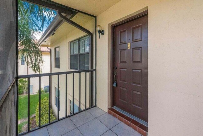 Building Photo - 7082 Golf Colony Ct