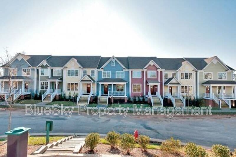 Primary Photo - 1580 Wickham Pond Dr