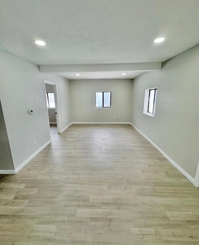 Foto del edificio - 404 N Walnut St