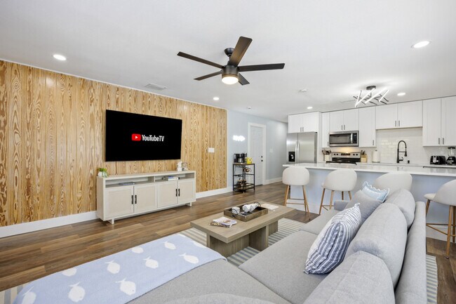 Foto del edificio - 79 S Brevard Ave